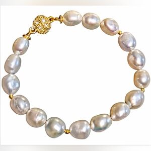 Hand Crafted Pearl Bracelet with Golden Magnet Clasp